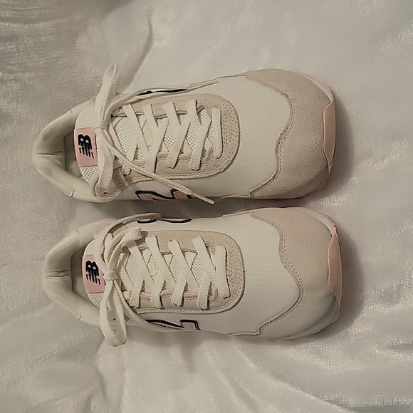 New Balance 515 size 11US 43EU. Colors white, pink and gray. - Picture 1 of 4